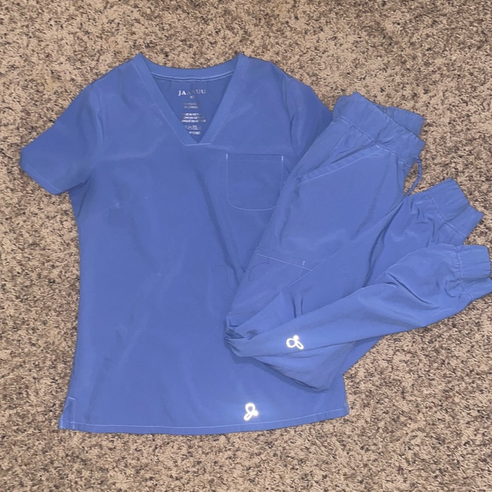 Jannuu XS Ceil Blue Scrub Set LIKE NEW